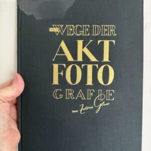 Neue Wege der Aktfotografie by Zoltan Glass